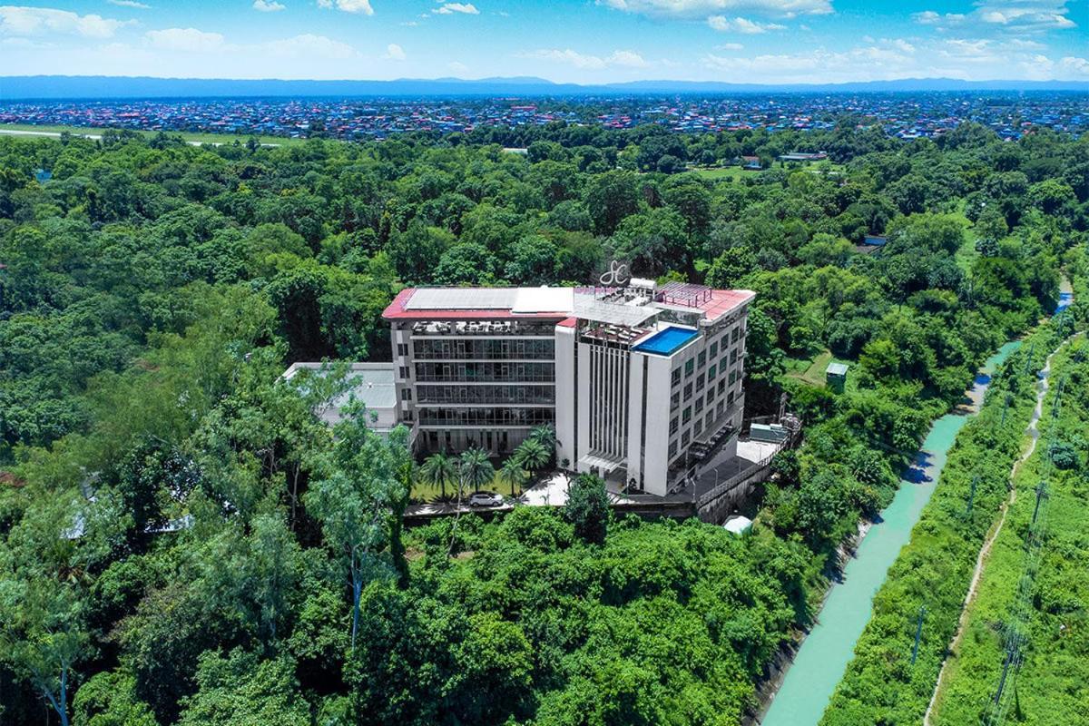 Hotel Siraichuli Chitwan Exterior photo